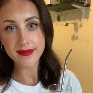 Meet your Posher, Flo